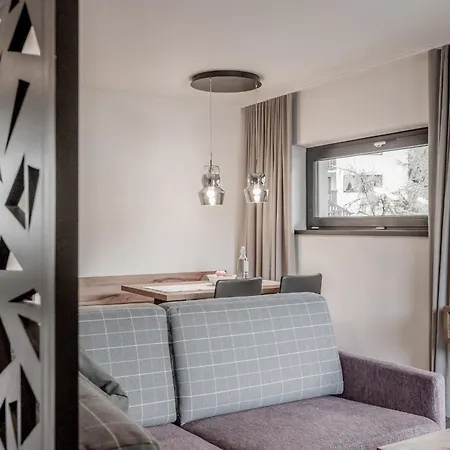 מלון דירות Corso Living 4*